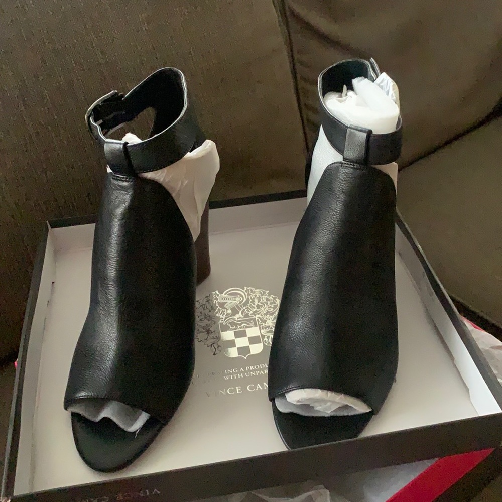 Vince Camuto Adaren bootie in black leather